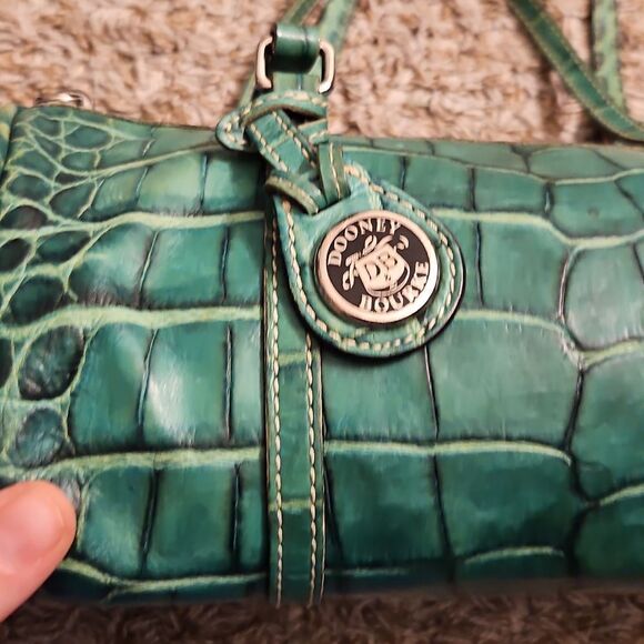 Dooney and Bourke Green Crocodile-Embossed Barrel Bag - Picture 2 of 12